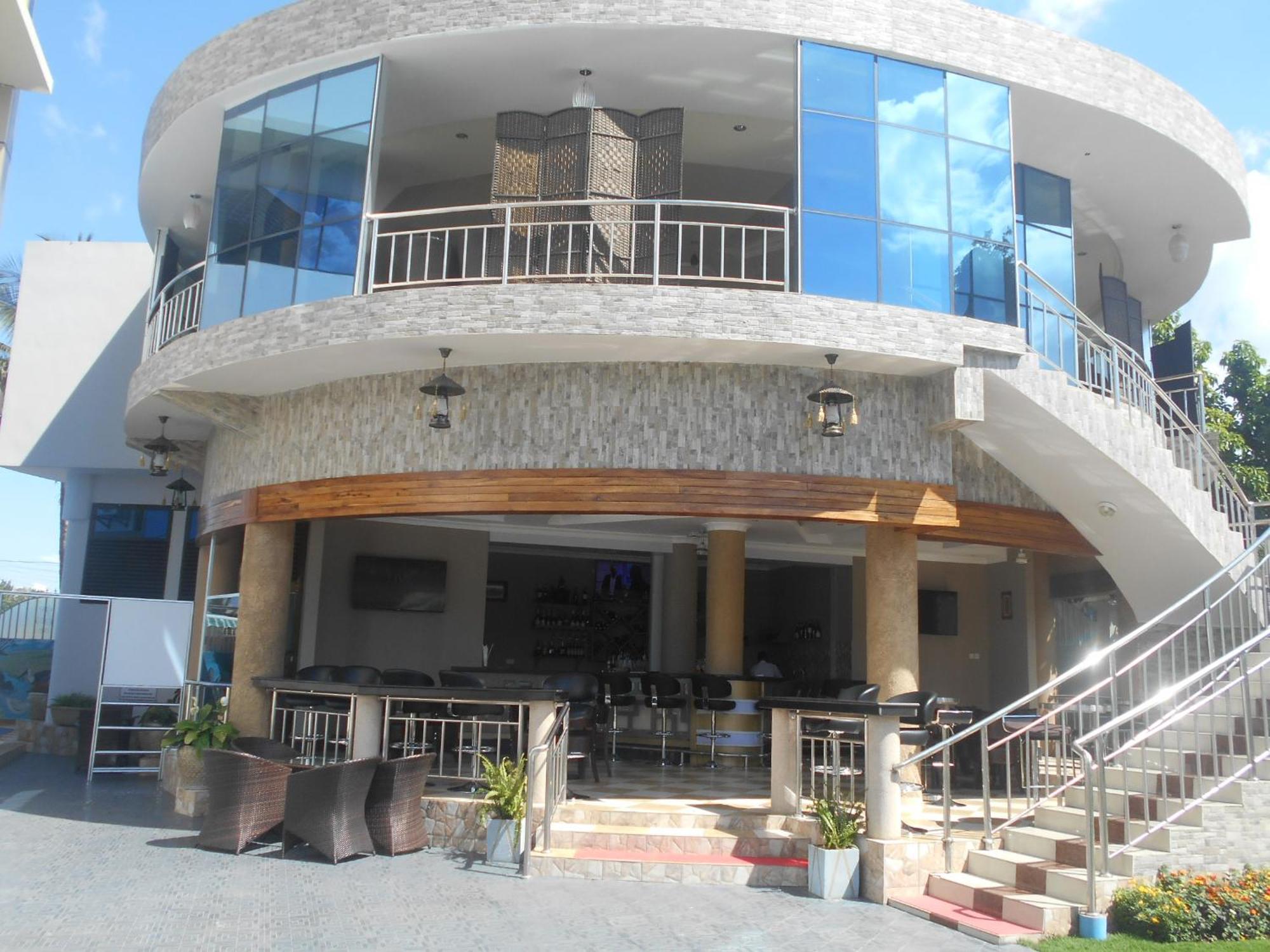 Adden Palace Hotel & Conference Centre Мванза Экстерьер фото